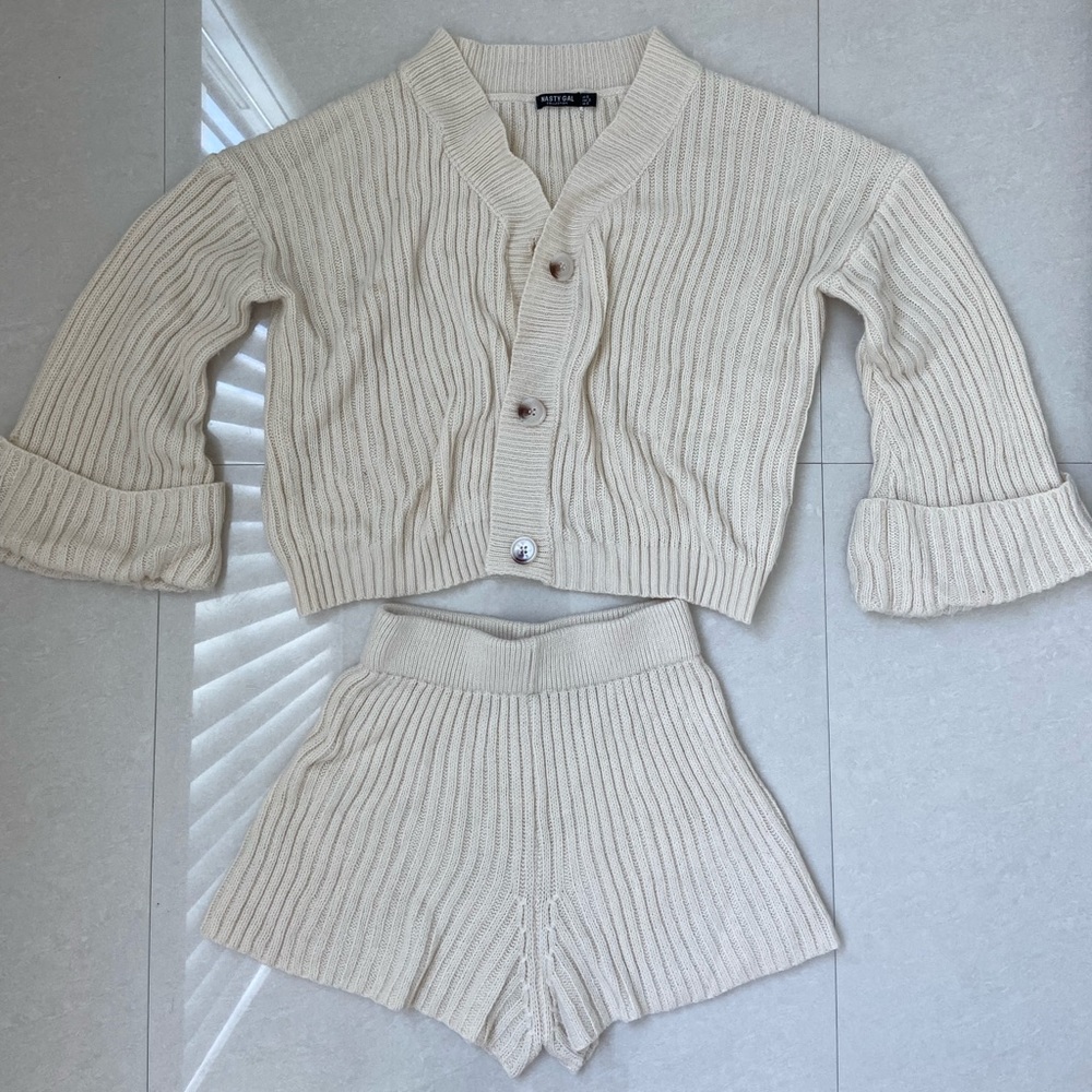 Knit cozy set